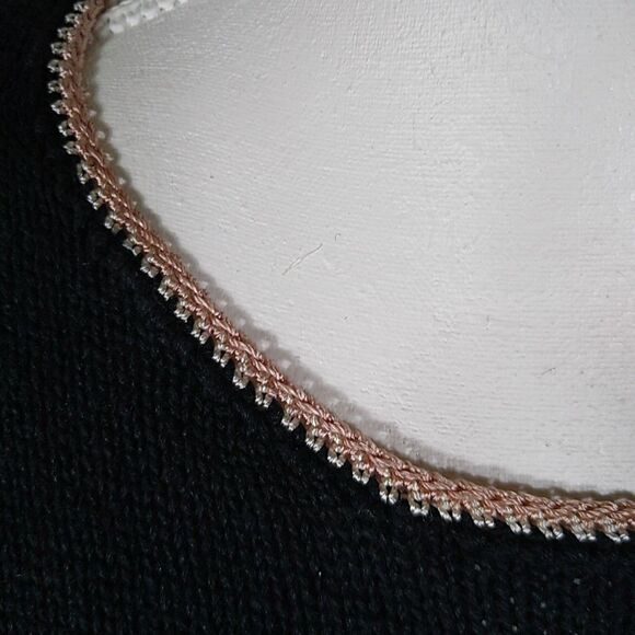 VTG WORTHINGTON Embroidered Sweater Pullover Floral Sz M Pearls Crochet Edges - Picture 6 of 12